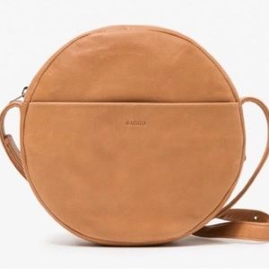 BAGGU Round Tan Crossbody Bag